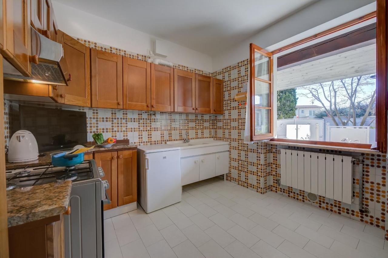 Villa Fiorita Apartments - Happy Rentals 西尔米奥奈 外观 照片